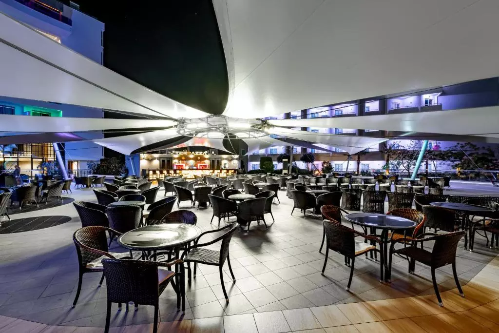 رستوران LONG BEACH RESORT