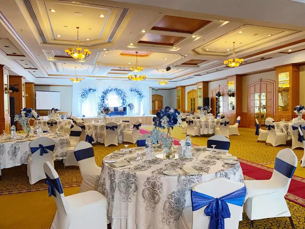 غذا خوری HOTEL KNIGHT CASTLE