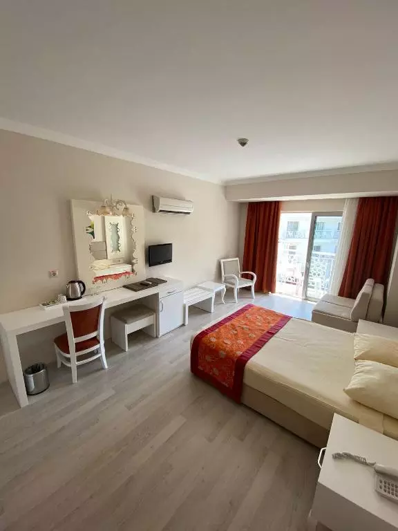 اتاق Grand Mir'Amor Hotel