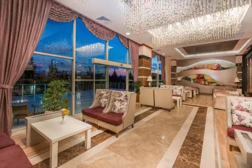 رستوران GRAND RING