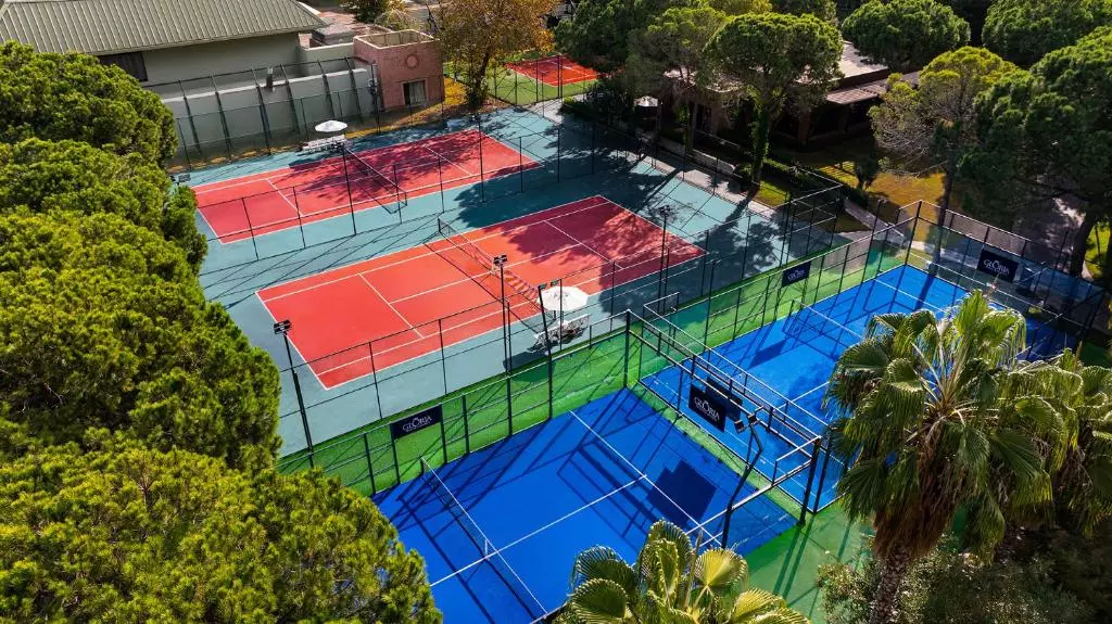 زمین تنیس HOTEL GLORIA GOLF