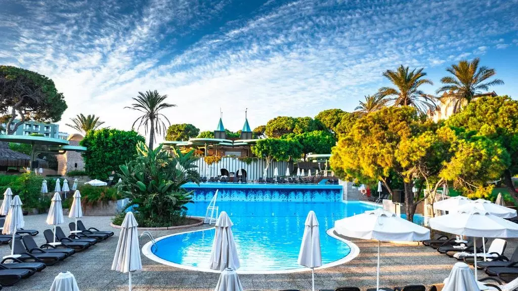 استخر GLORIA VERDE