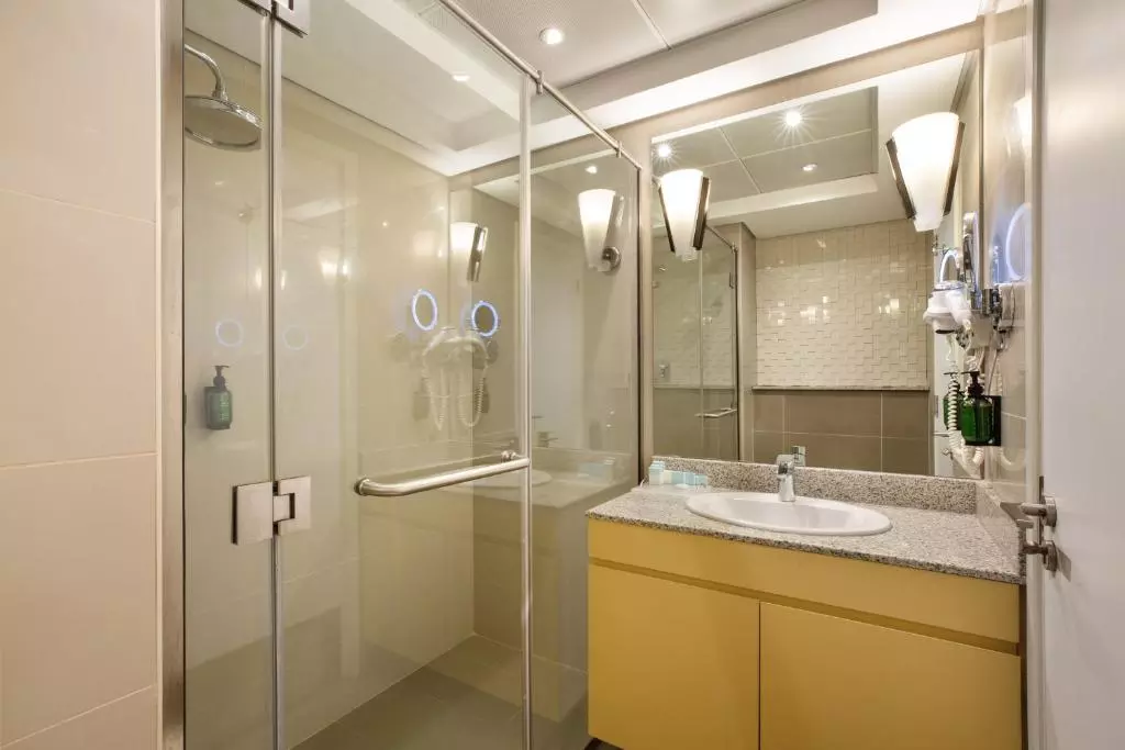 سرویس بهداشتی ROYAL CONTINENTAL