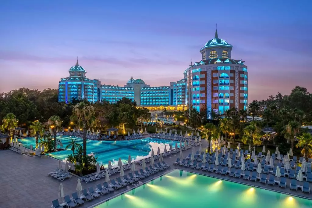 هتل دلفین بی گرند ریزورت آنتالیا