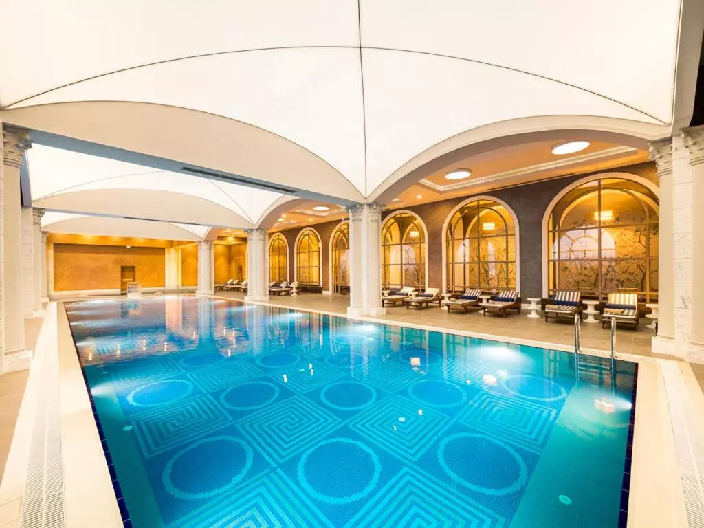 استخر THE LAND OF LEGEND