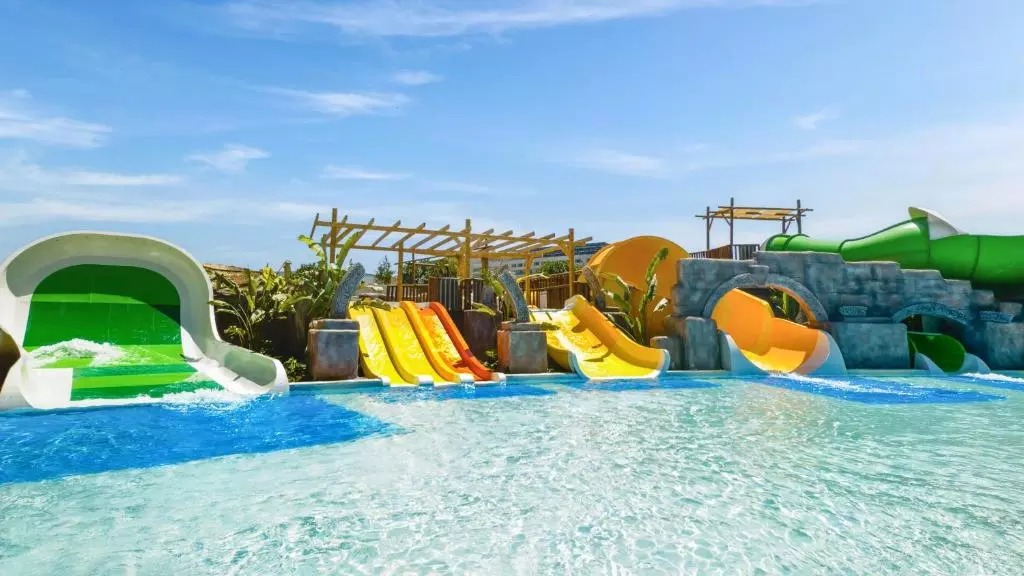 پاک آبی Regnum Carya