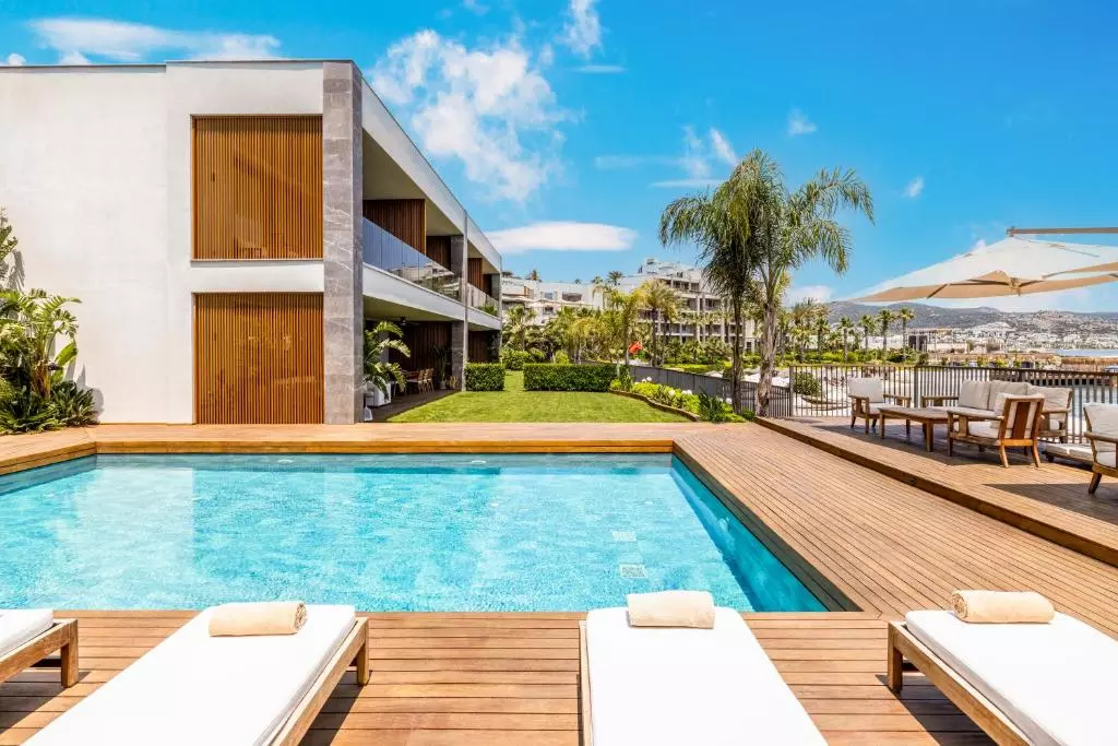 استخر MIRADA EXCLUSIVE