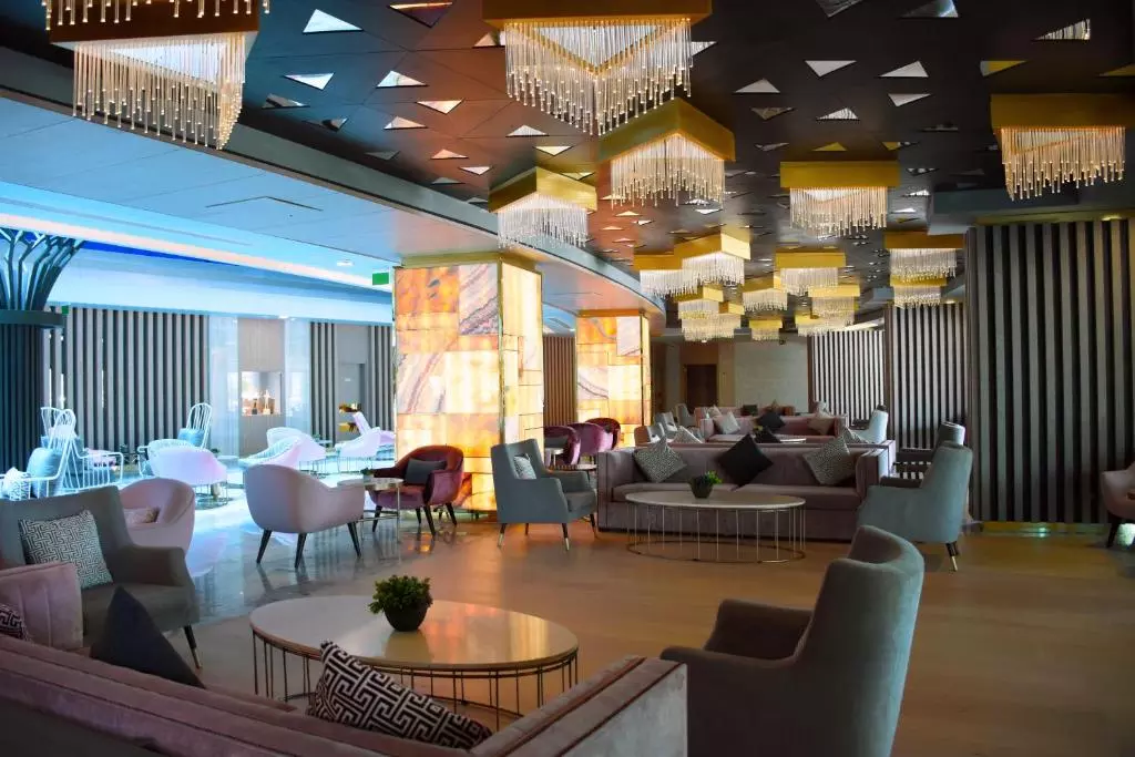 لابی ROYAL WINGS LARA