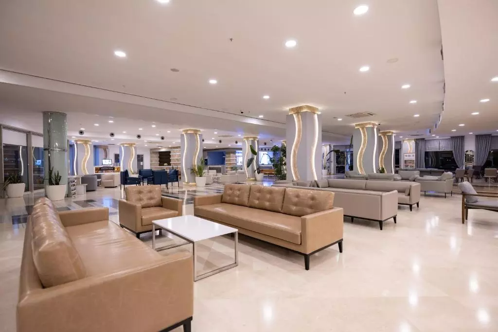 اتاق انتظار AZURE BY YELKEN