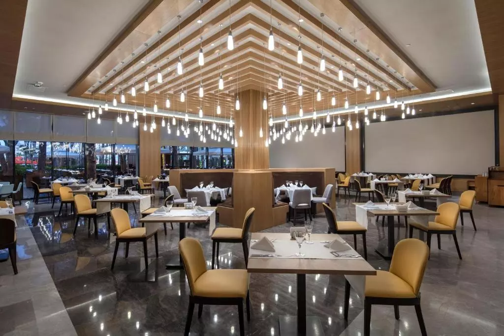 رستوران TRENDY LARA