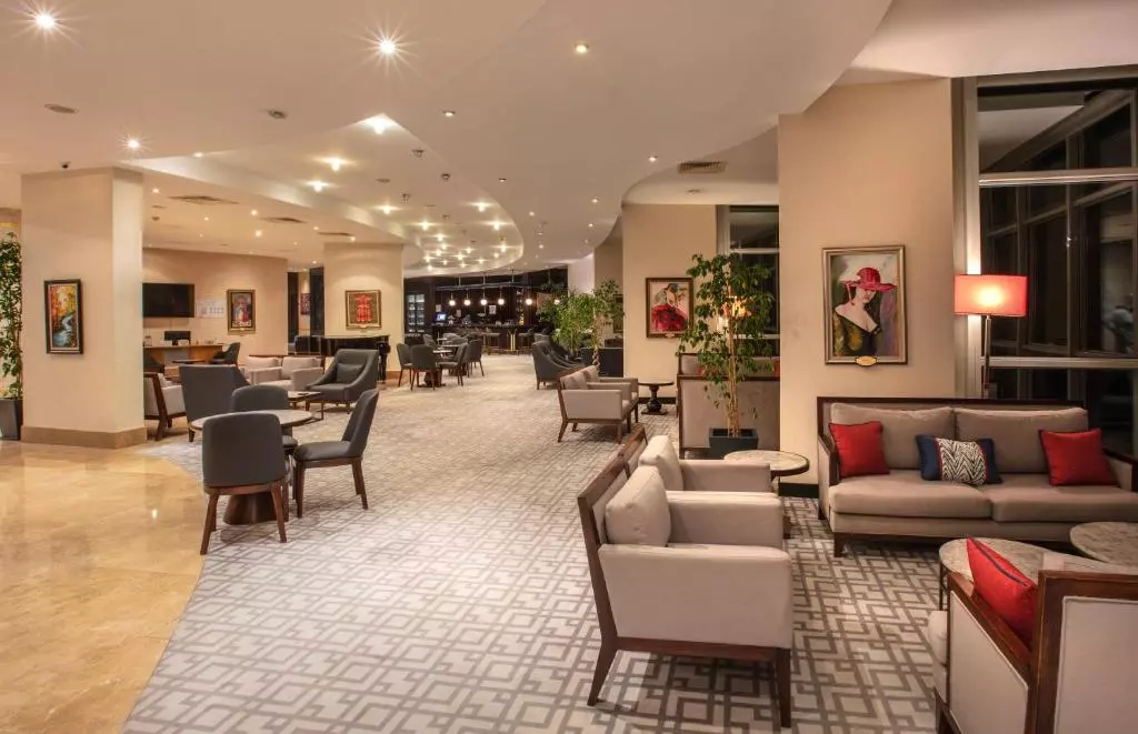 لابی Charisma Deluxe Hotel