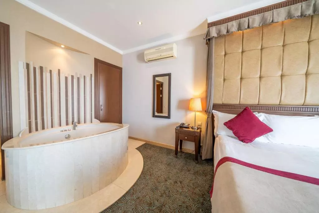 اتاق Korumar Hotel De Luxe