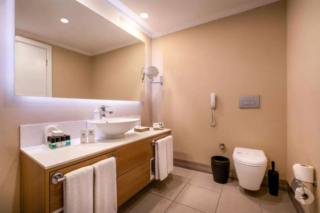 سرویس بهداشتی DELPHIN IMPERIAL