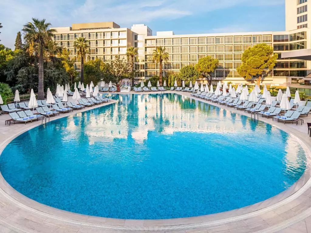 استخر Swissotel Buyuk Efes Izmir