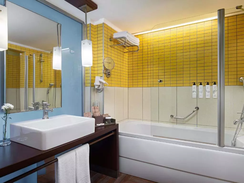 سرویس بهداشتی Rixos Sungate