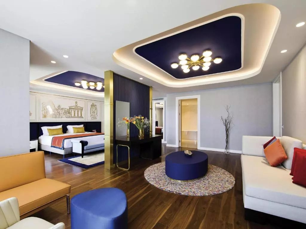 اتاق THE LAND OF LEGEND