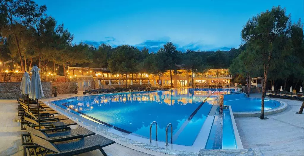 استخر BODRUM PARK RESORT