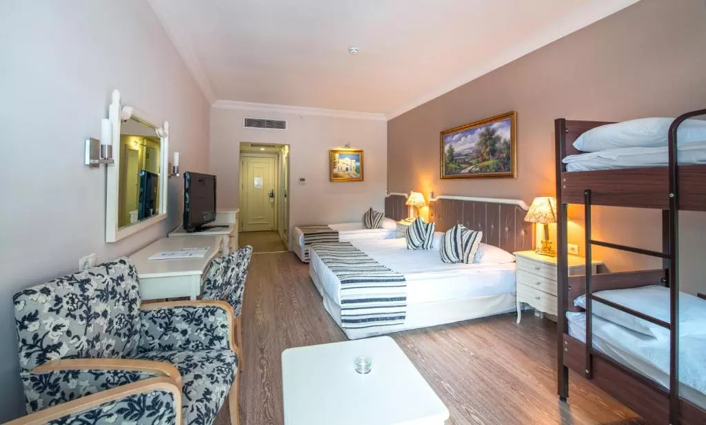 اتاق CRYSTAL TAT BEACH