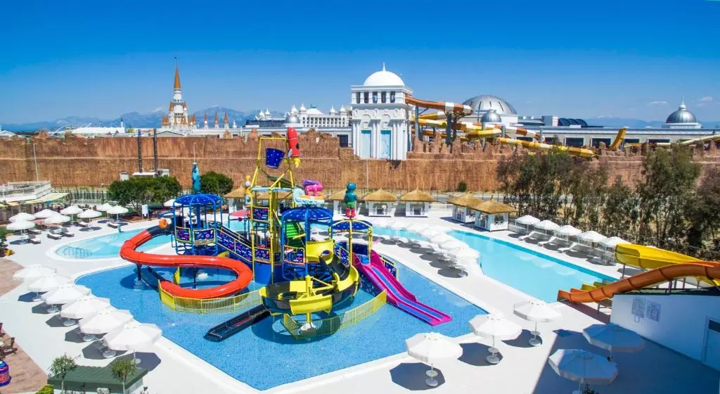 پارک آبی INVISTA BELEK