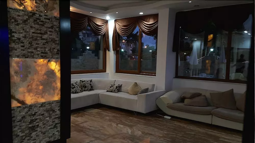 لابی LARA PALACE