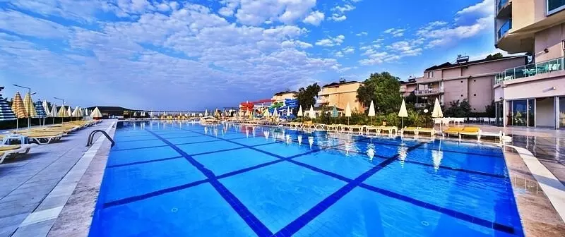 استخر Hedef Beach Resort & Spa