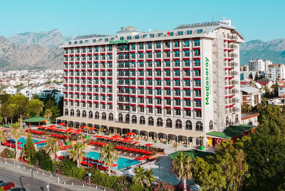 هتل مگاسارا وست بیچ