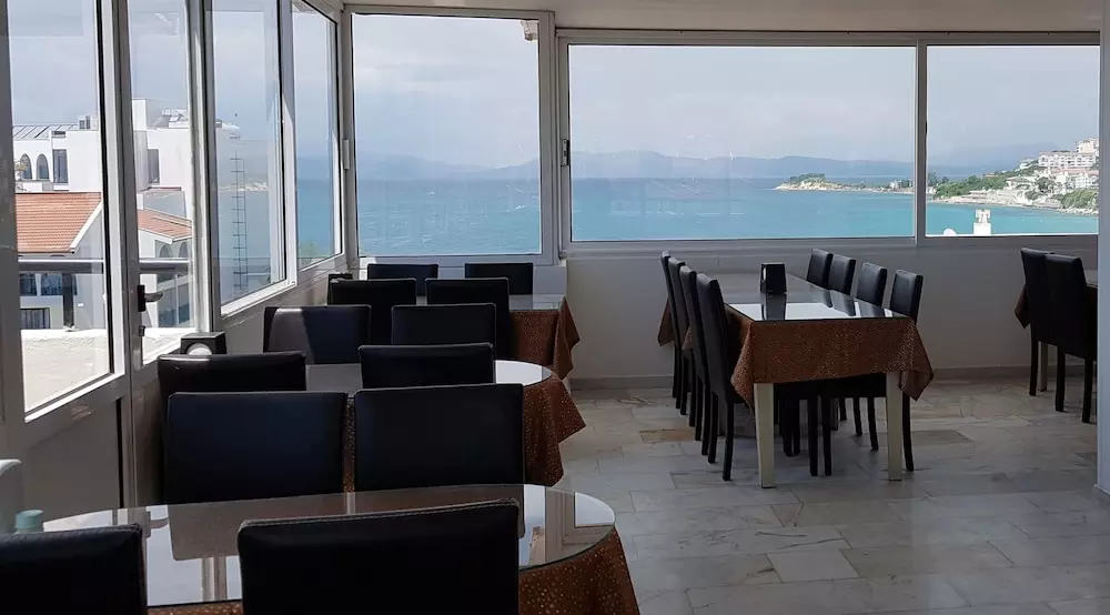 غذا خوری MELIKE