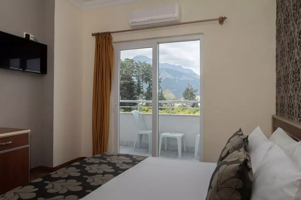 اتاق Grand Hotel Derin