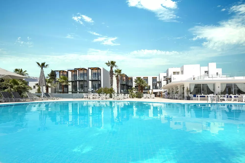 استخر CHARM BEACH