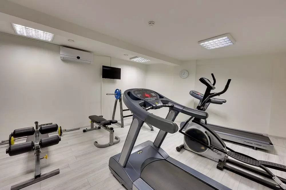 باشگاه RAMADA SUITES