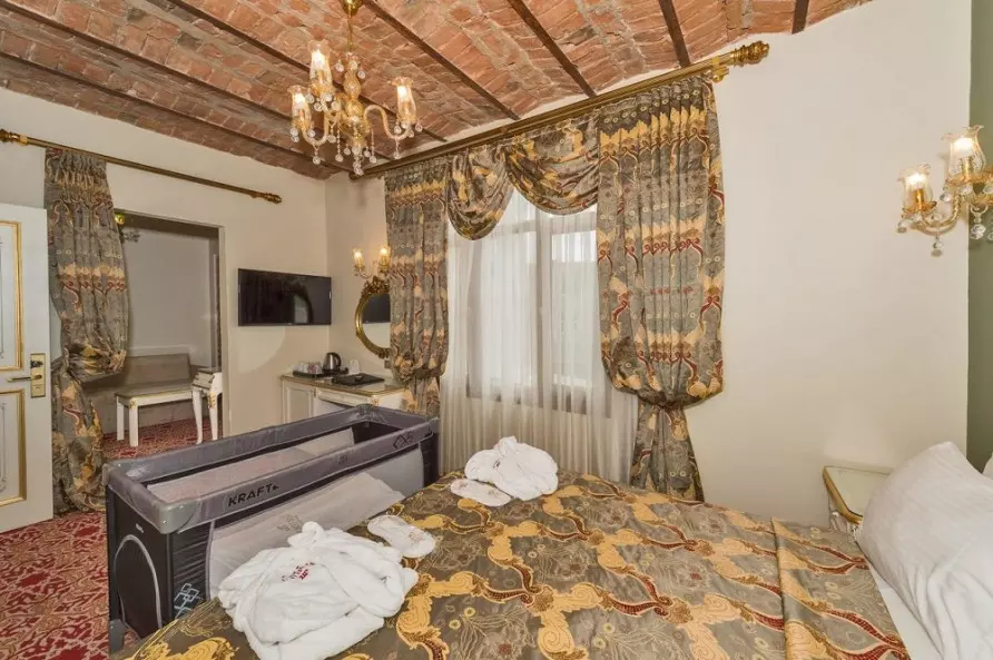 اتاق By Murat Crown