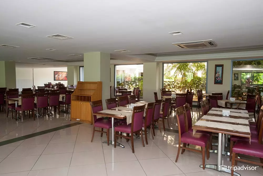 سالن غذا خوری HOTEL GREEN NATURE RESORT