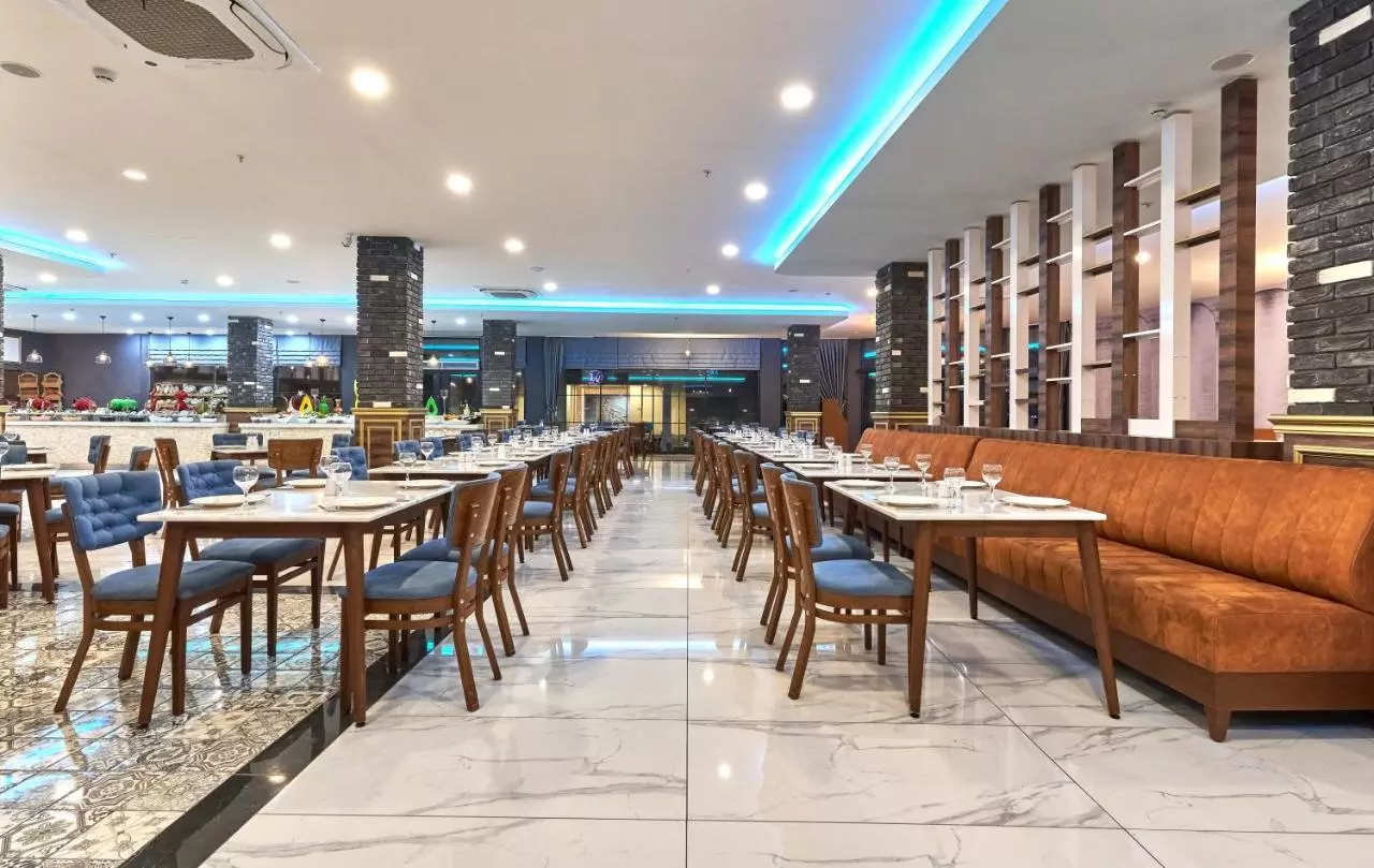 رستوران LAVIA LARA(EX ARMAS LARA)