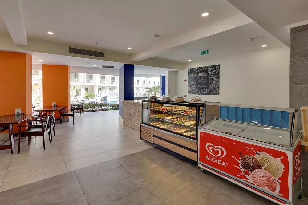 رستوران RAMADA SUITES